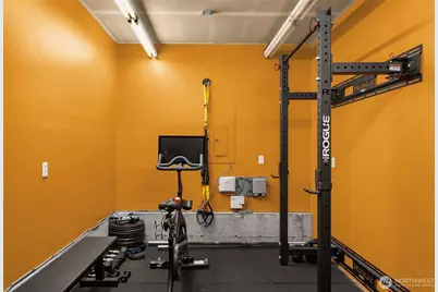 8360 Loyal Way NW, Seattle, WA 98117 - Photo 31