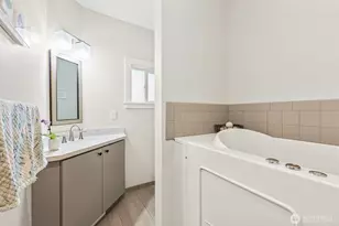 1816 Day Island Blvd W, University Place, WA 98466 - Photo 11