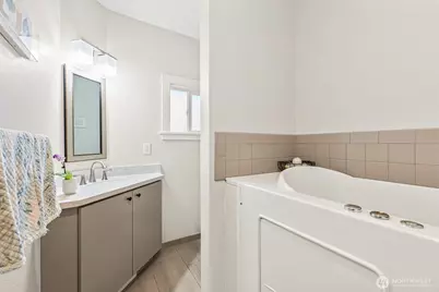 1816 Day Island Boulevard W, University Place, WA 98466 - Photo 13