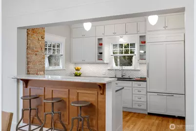 2430 8th Avenue W, Seattle, WA 98119 - Photo 9