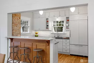 2430 8th Ave W, Seattle, WA 98119 - Photo 9