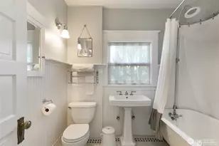 2430 8th Ave W, Seattle, WA 98119 - Photo 25