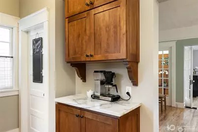 2430 8th Avenue W, Seattle, WA 98119 - Photo 13