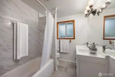 10210 NE 23rd Street, Bellevue, WA 98004 - Photo 11