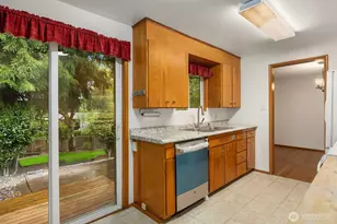 10210 NE 23rd St, Bellevue, WA 98004 - Photo 25