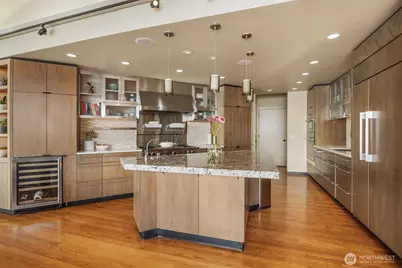 7703 W Mercer Way, Mercer Island, WA 98040 - Photo 13