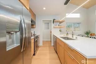 11740 Phinney Ave N, Seattle, WA 98133 - Photo 7