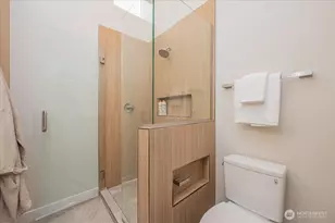 11740 Phinney Ave N, Seattle, WA 98133 - Photo 21