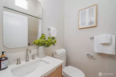 11740 Phinney Avenue N, Seattle, WA 98133 - Photo 15