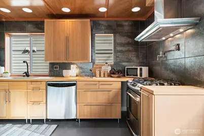 2005 NW 59th Street, Seattle, WA 98107 - Photo 9