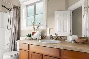 2005 NW 59th St, Seattle, WA 98107 - Photo 25