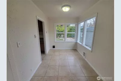 131 S 64th Street, Tacoma, WA 98408 - Photo 7