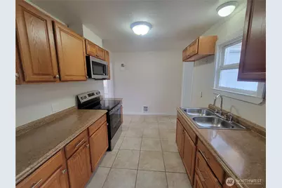 131 S 64th Street, Tacoma, WA 98408 - Photo 9