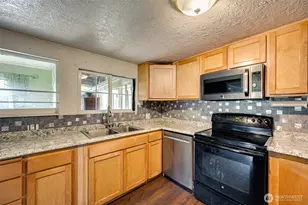 1065 9th St, Washougal, WA 98671 - Photo 5