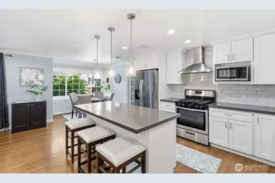 15812 30 Avenue NE, Shoreline, WA 98155 - Photo 7