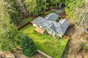 201 Rainier Ln, Port Ludlow, WA 98365 - Photo 3