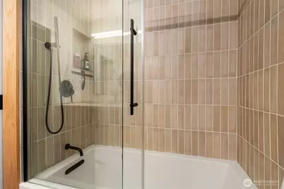 2504 Western Avenue #422, Seattle, WA 98121 - Photo 11