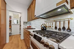 2031 E 9th St, La Center, WA 98629 - Photo 15