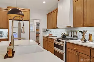 2031 E 9th St, La Center, WA 98629 - Photo 13