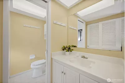 7861 NE University Point Circle NE, Bremerton, WA 98311 - Photo 17