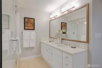 2425 33rd Avenue W #402, Seattle, WA 98199 - Photo 25