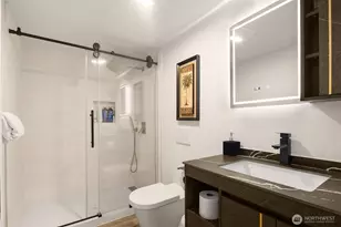 4326 NE 44th St, Seattle, WA 98105 - Photo 29