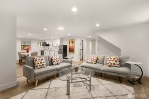 4326 NE 44th St, Seattle, WA 98105 - Photo 25