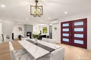 4326 NE 44th St, Seattle, WA 98105 - Photo 3