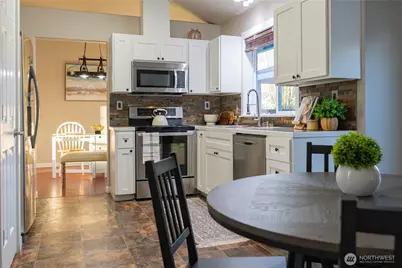 17903 68th Avenue E, Puyallup, WA 98375 - Photo 5