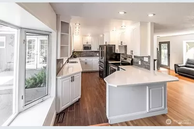 1810 S 261st Place, Des Moines, WA 98198 - Photo 9