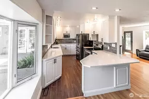 1810 S 261st Pl, Des Moines, WA 98198 - Photo 9