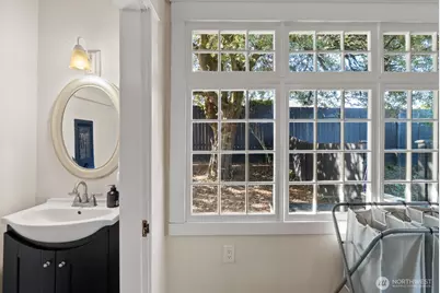 9615 57th Avenue S, Seattle, WA 98118 - Photo 15