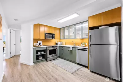 732 11th Avenue E #305, Seattle, WA 98102 - Photo 9