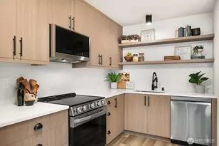 5026 35th Ave NE, Seattle, WA 98105 - Photo 7