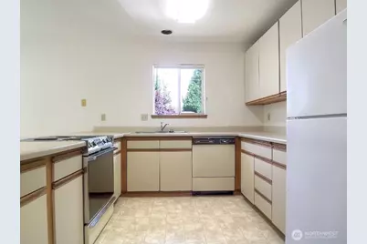 169 18th Avenue #B, Seattle, WA 98122 - Photo 11