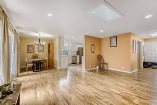 16717 NE 18th St, Bellevue, WA 98008 - Photo 13