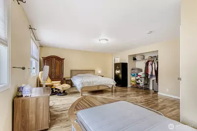 16717 NE 18th Street, Bellevue, WA 98008 - Photo 17