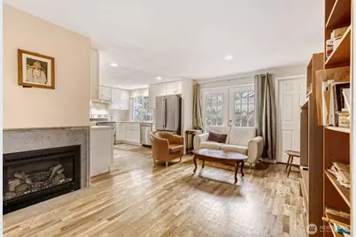 16717 NE 18th Street, Bellevue, WA 98008 - Photo 3