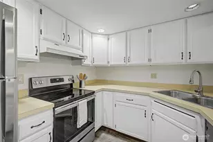 15209 Sunwood Blvd, Tukwila, WA 98188 - Photo 5