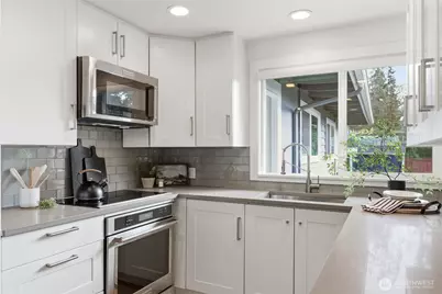 2110 167th Avenue NE, Bellevue, WA 98008 - Photo 9