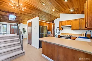 10825 34th Ave SW, Seattle, WA 98146 - Photo 5