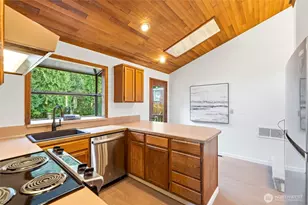 10825 34th Ave SW, Seattle, WA 98146 - Photo 7