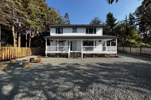 242 W Bluff Dr, Port Angeles, WA 98362 - Photo 3