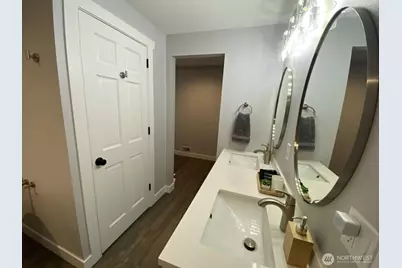 242 W Bluff Drive, Port Angeles, WA 98362 - Photo 29