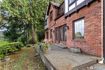 16349 Maplewild Avenue SW, Burien, WA 98166 - Photo 3