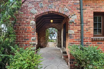 16349 Maplewild Avenue SW, Burien, WA 98166 - Photo 5