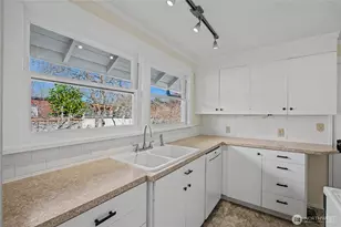 608 Wilson St SE, Olympia, WA 98501 - Photo 11