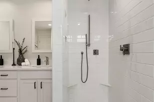 2706 E Helen St, Seattle, WA 98112 - Photo 29