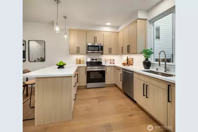 105 NW 39th Street #D, Seattle, WA 98107 - Photo 13