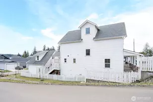 10 E Compass Ln, Allyn, WA 98524 - Photo 5